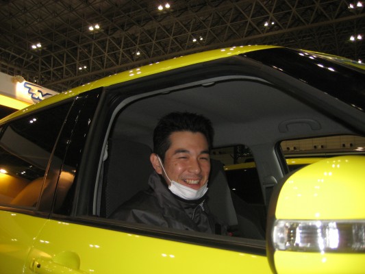 鈴木部長！　なんだかマスクが族っぽい・・・。
